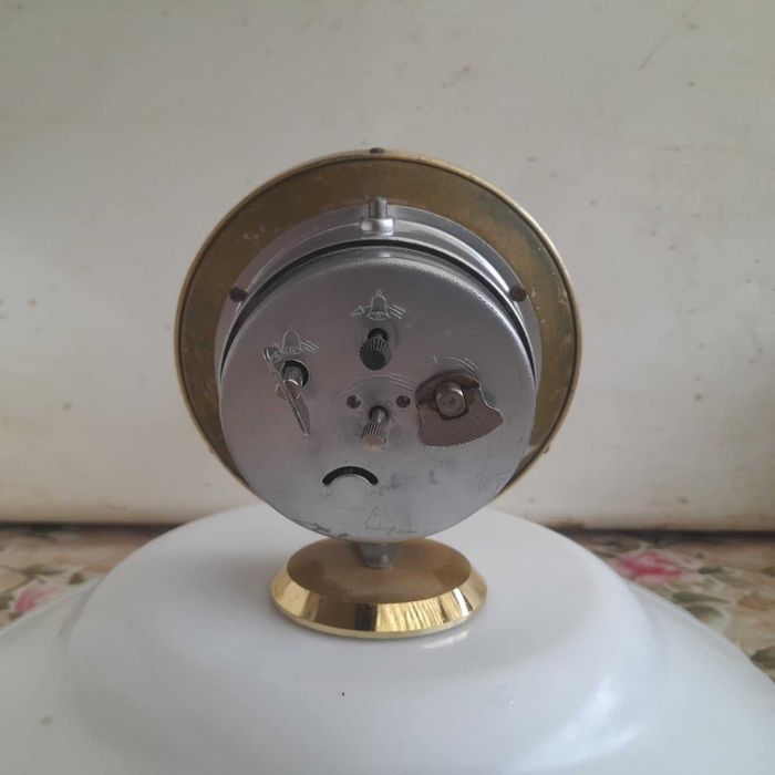 Ceas de masa desteptator-mecanic RUHLA 90 lei