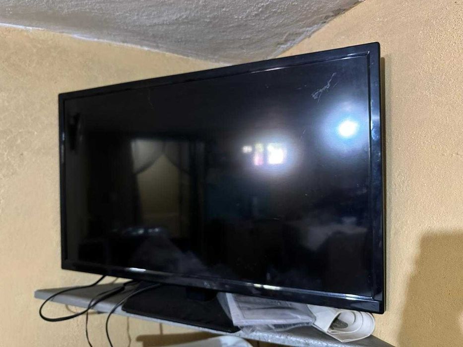 Продам LED-телевизор 32 дюйма (81 см)