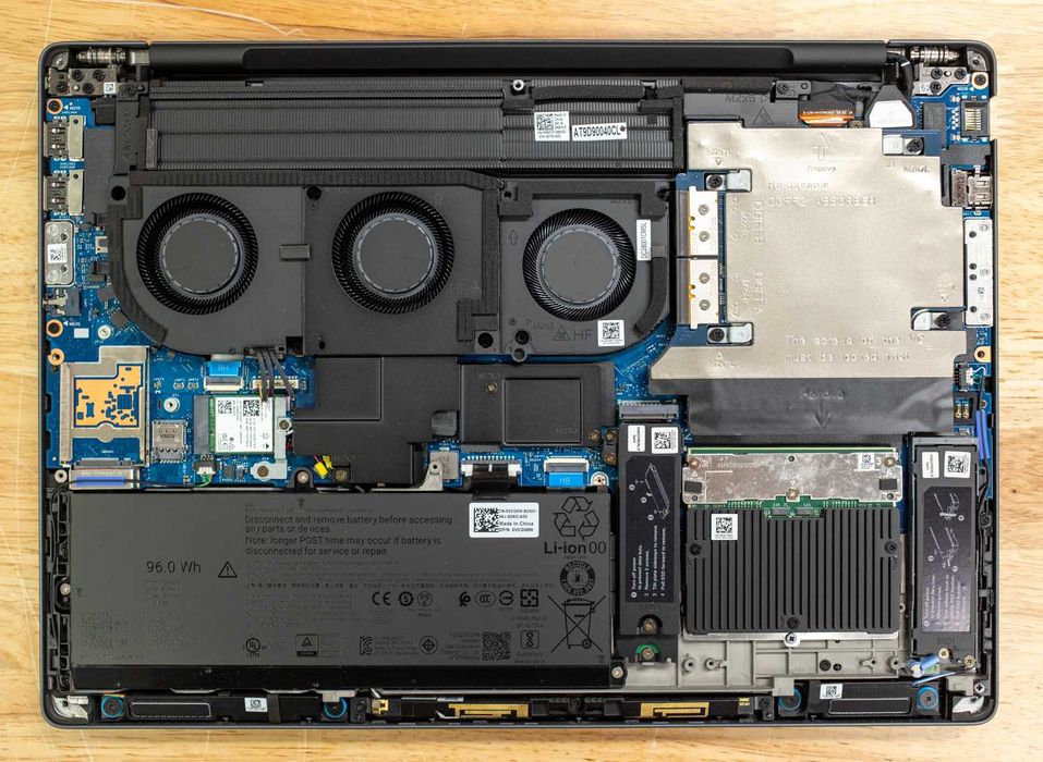 Laptop Dell Precision Pro Max 16 Plus UHD+ Tandem OLED 120Hz Ultra 9 285HX 32GB Ram NVIDIA RTX Pro 3000 12GB 1TB SSD Win11 Pro Firma Factura Garantie