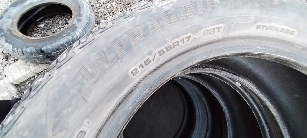 Продам шины на 17