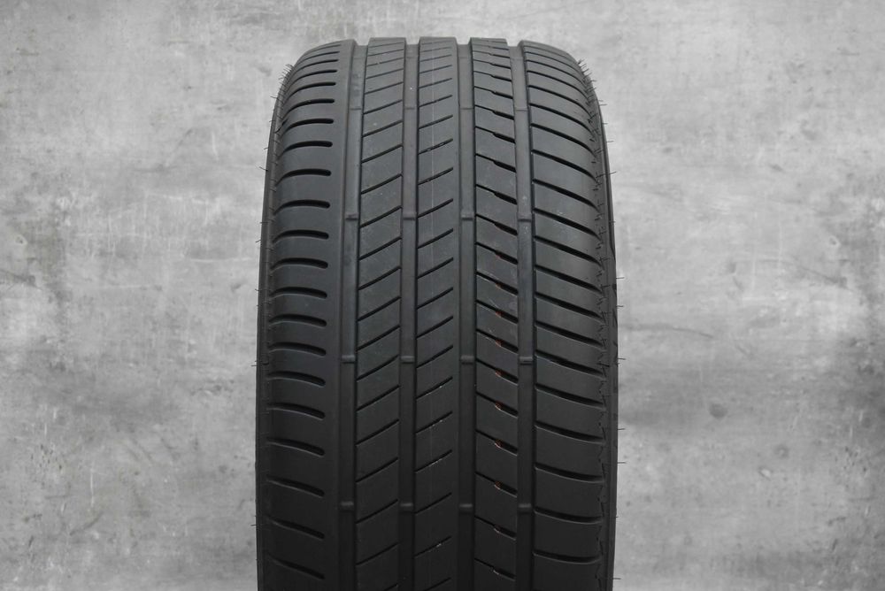 Гума 305/40/20 Bridgestone