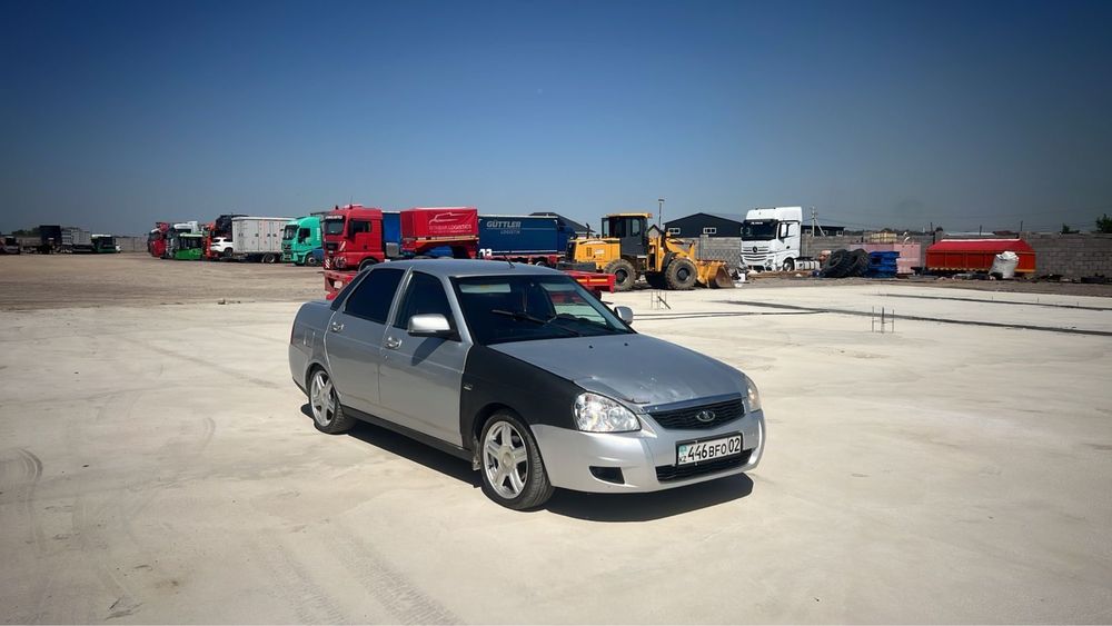 Lada.   priora.