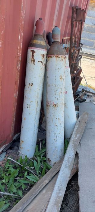 Продаю ацетиленовые баллоны