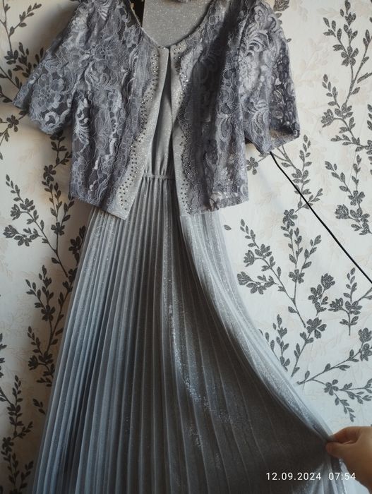 Серебристое платье