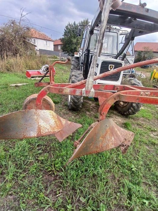 Vând plug pentru arat