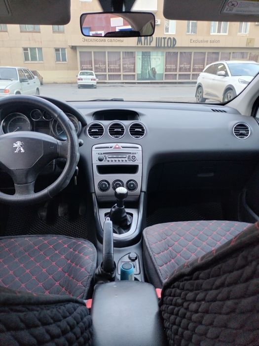 Продам городской автомобиль Пежо