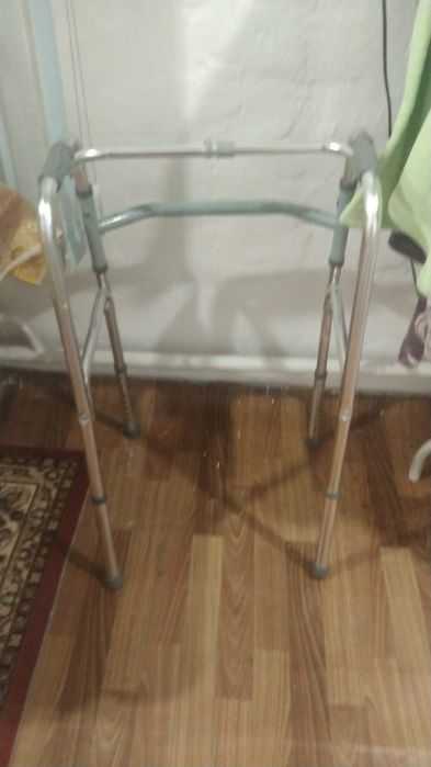 Продам ходунок новый и б/у