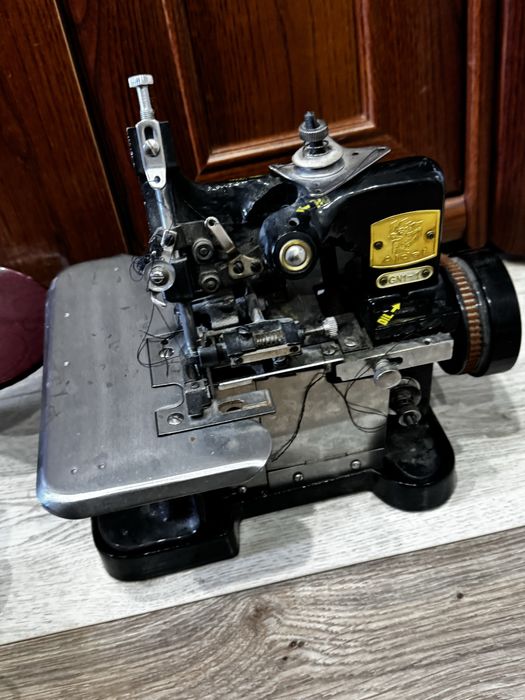 Продам оверлог 20000 тг