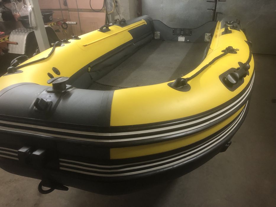 Прдам лодку SCAT 3900