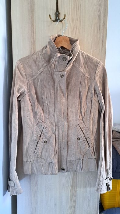 Ветровки и куртки