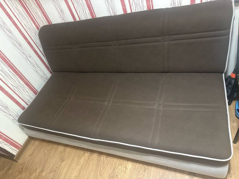 Мягкая Мебель и журнальный столик