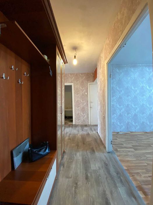 Продам 2-х ком. - на 8 мкр!