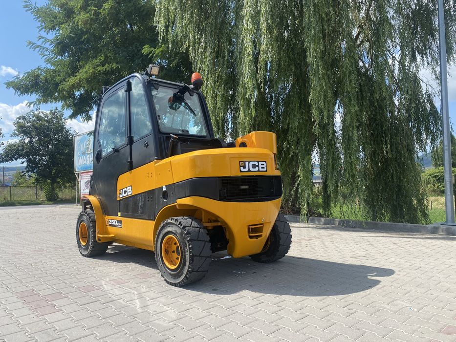 De vanzare sau da inchiriat stivuitor Jcb 4x4 cu brat telescopic