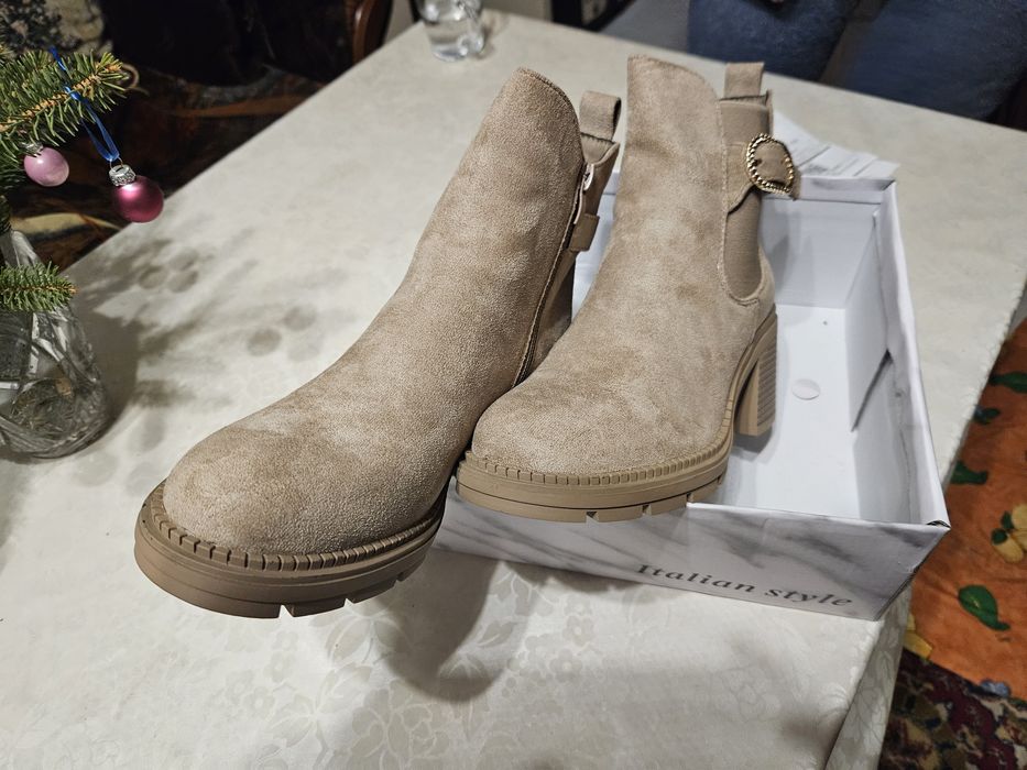 Нови дамски зимни боти