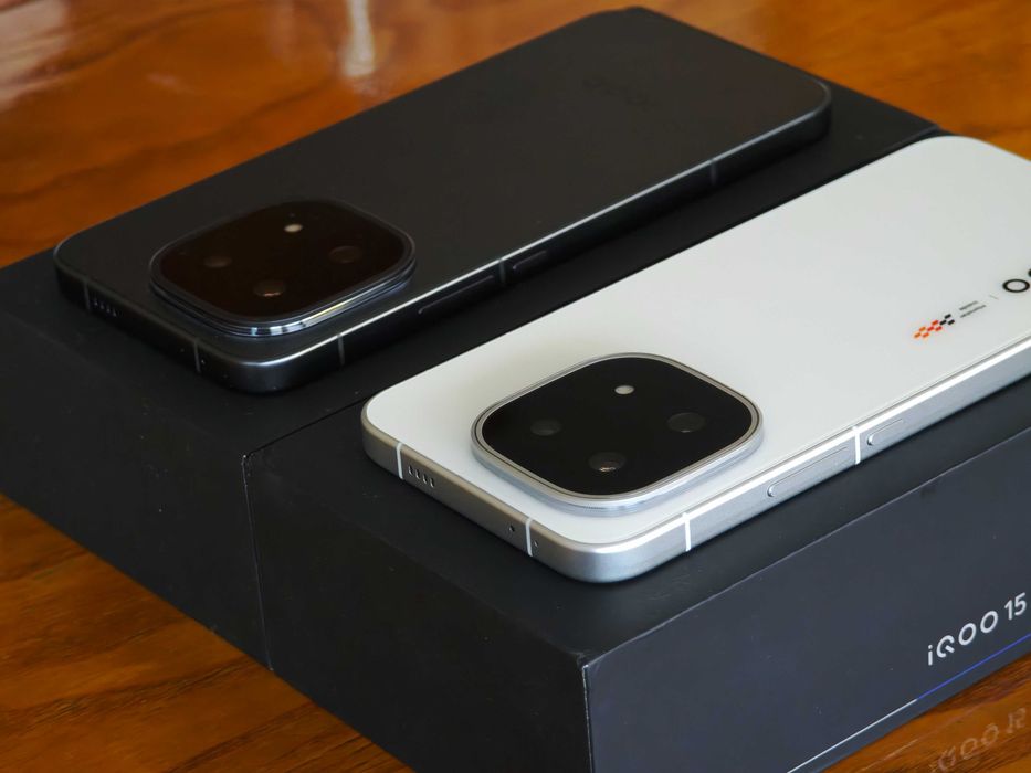 Нови Vivo iQoo 15 - SD8 Elite Gen5; 6.85";7000mAh 100w; 3x50mpx