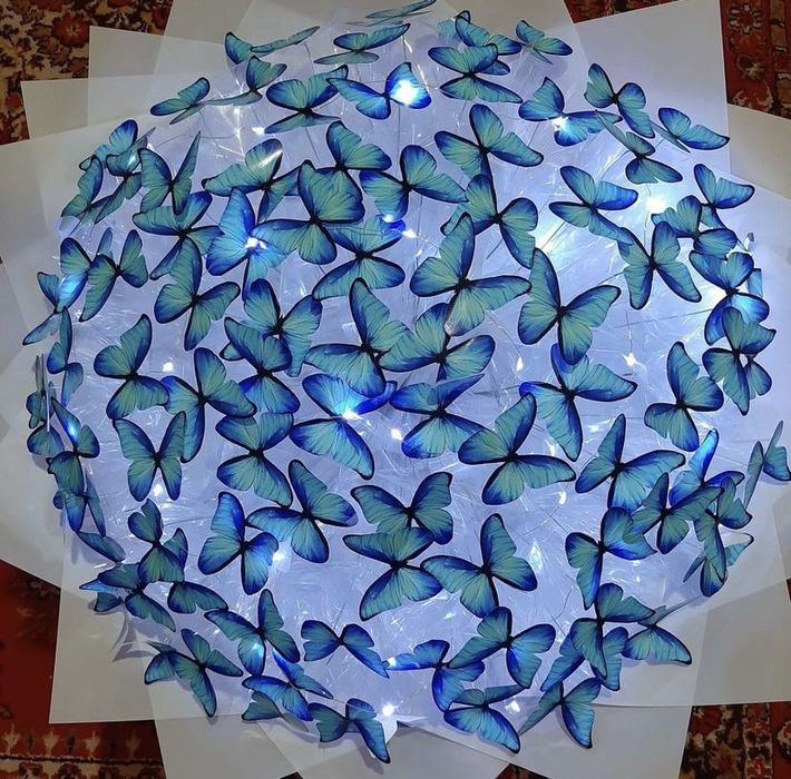 Букет из бабочек и шарики ест  Kapalakli buketlar Vazdushniy shar