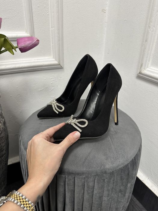 Дамски обувки на ток. Супер ефектен модел. По модел на Mach&Mach.