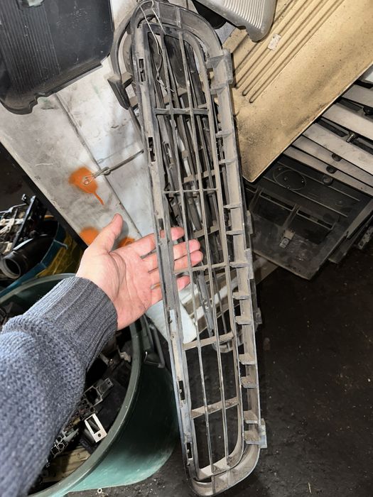 Решетка бампера Toyota Camry 40