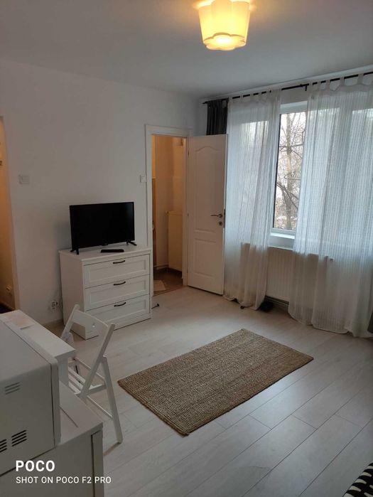 Inchiriez garsoniera Gara de Nord cu centrala proprie, etaj 2