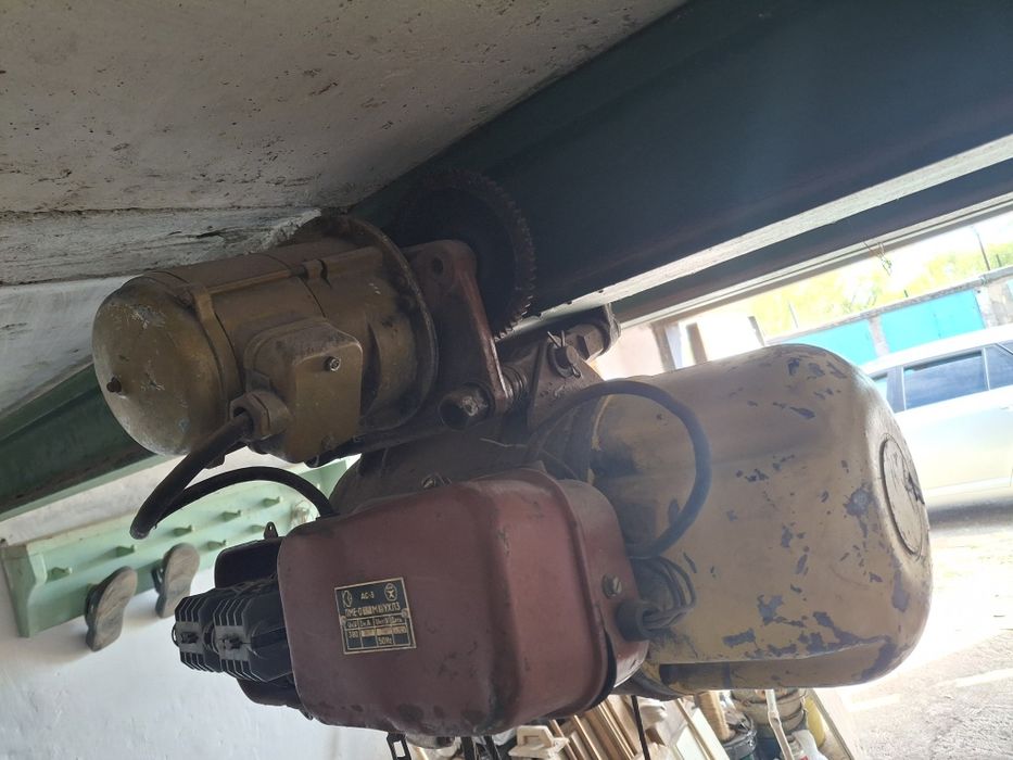 Лебёдка электрическая  советская.