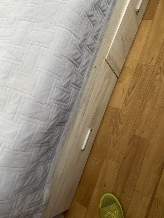 Продам кровать для спальни