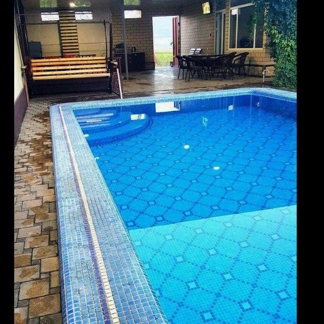 Oq tosh dacha sotiladi