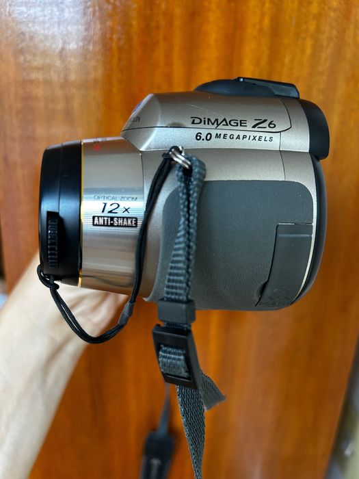 Дигитален фотоапарат Konica Minolta DiMAGE Z6 (дефект) – за части