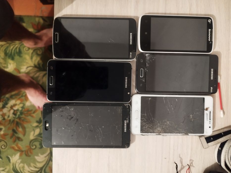 Продам телефоны на запчасти