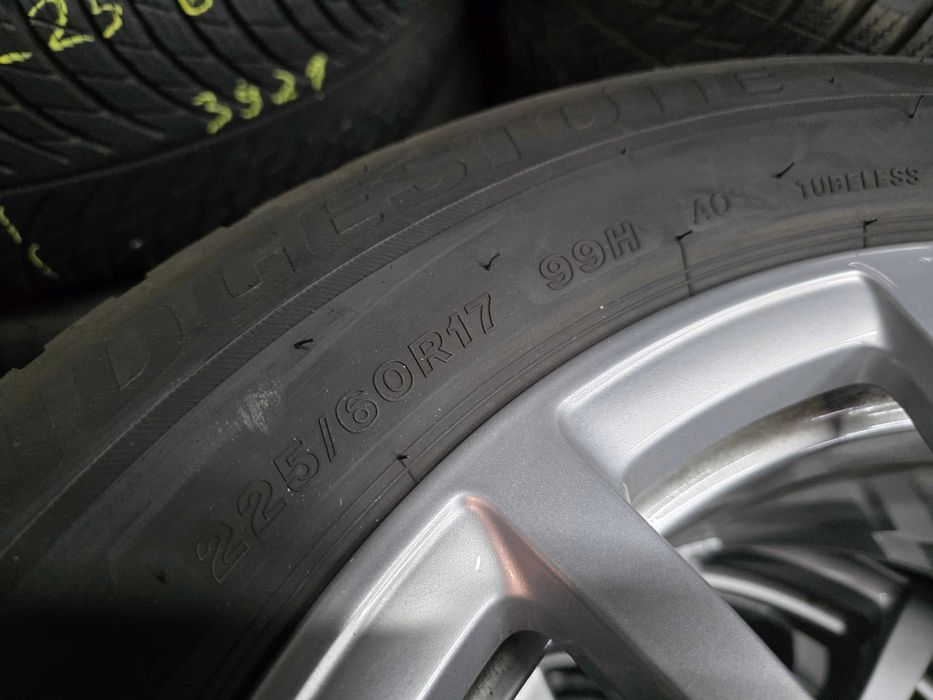 4бр Зимни гуми 225 60 17 - Bridgestone - DOT 2022, 2023