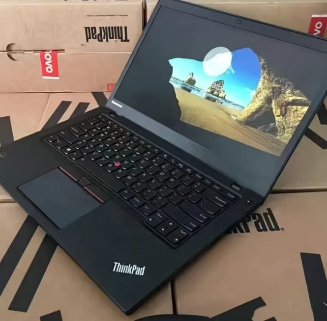 Noutbuk   Lenovo