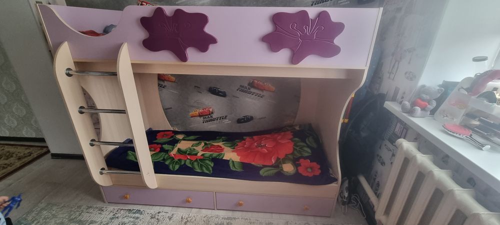 Двухярусная кровать