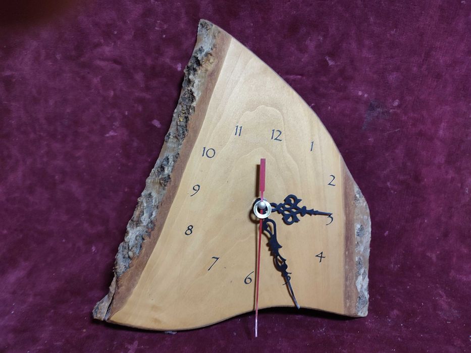 Ceasuri cu quartz defecte, de perete/de masa