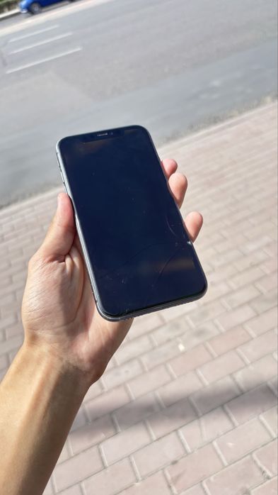 Продам iPhone 11 — 64 GB