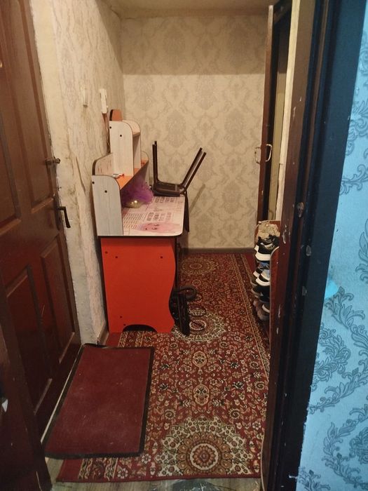 Chilonzor 20-kavartlda 1 xonali uy sotiladi srochna