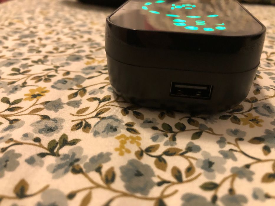 Un CADOU  ideal  -  Căști Wireless, Display Digital Oglindă, Microfon