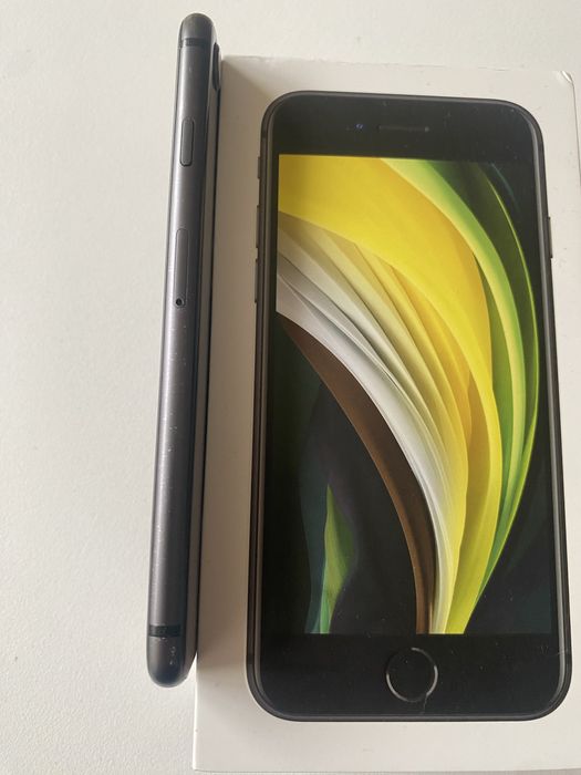 Iphone 8. 100% батерия