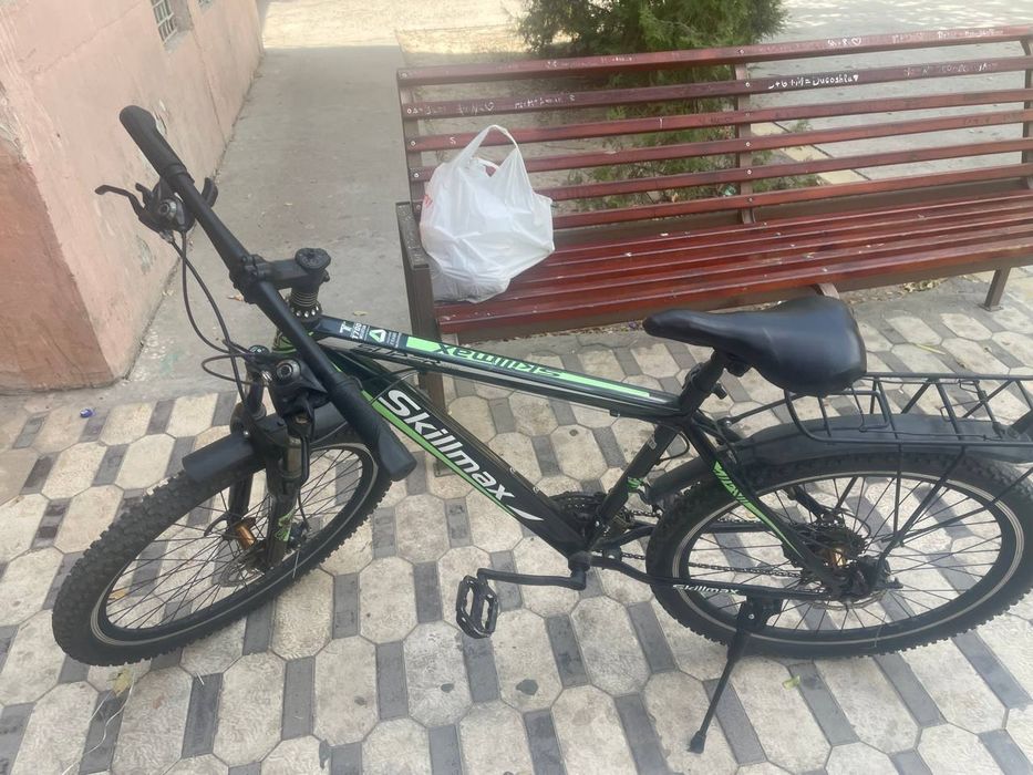 Velosiped sotiladi 700 000 soʻm kelishiladi