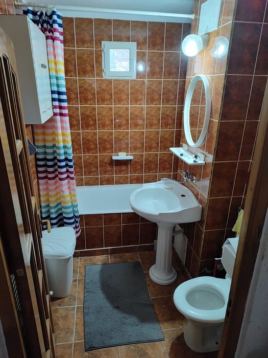 P.F. dau în chirie Ap. 2 camere pe str. Bistriței.