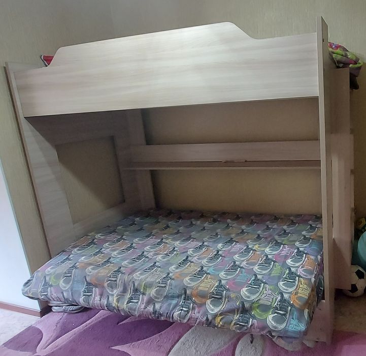 Продам двухъярусную кровать