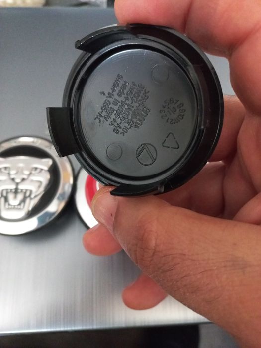 JAGUAR - Set 4 capace pentru jante aliaj