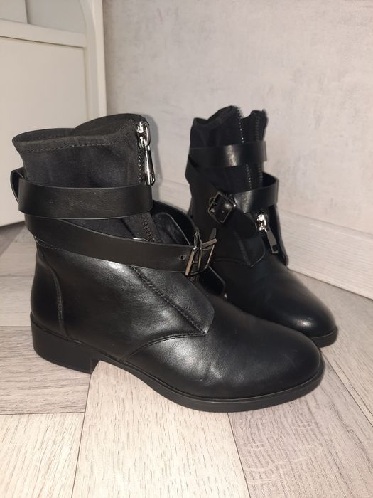 Женские осенние ботинки