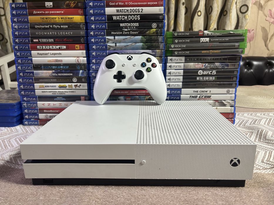 Продам x box one в белом цвете