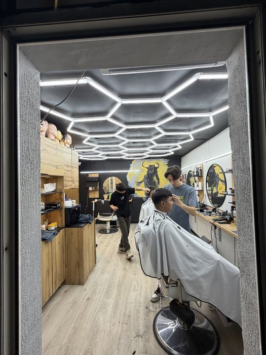 Продаётся действующая парикмахерская.