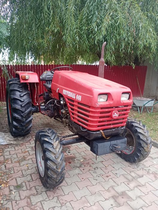 Vând tractor universal u445