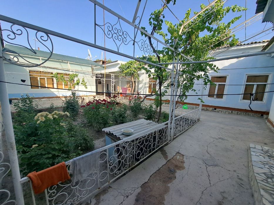 срочно уй сотилади.