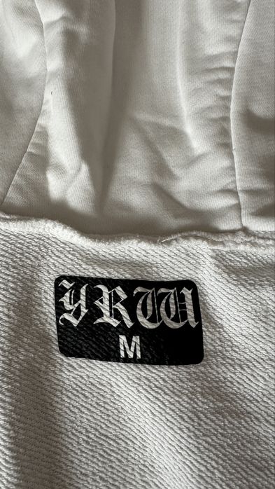 Vând Hanorac Young Rich White x NBN