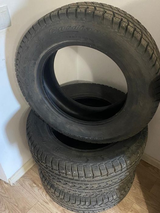 Продам резину на Р15