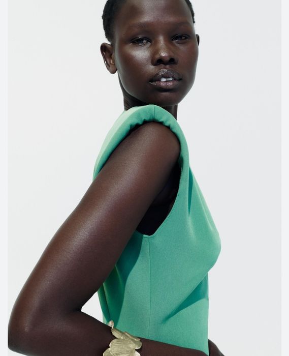 Платье Zara, новое, размер М.