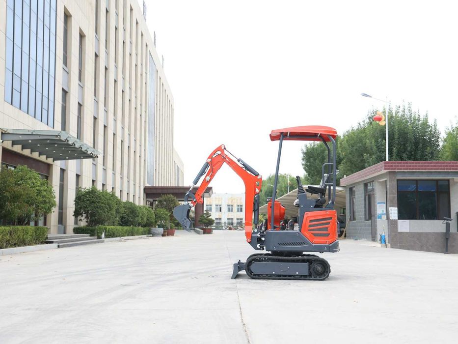 Miniexcavator Lukton 1.2 tone - LK1012plus nou cu garantie