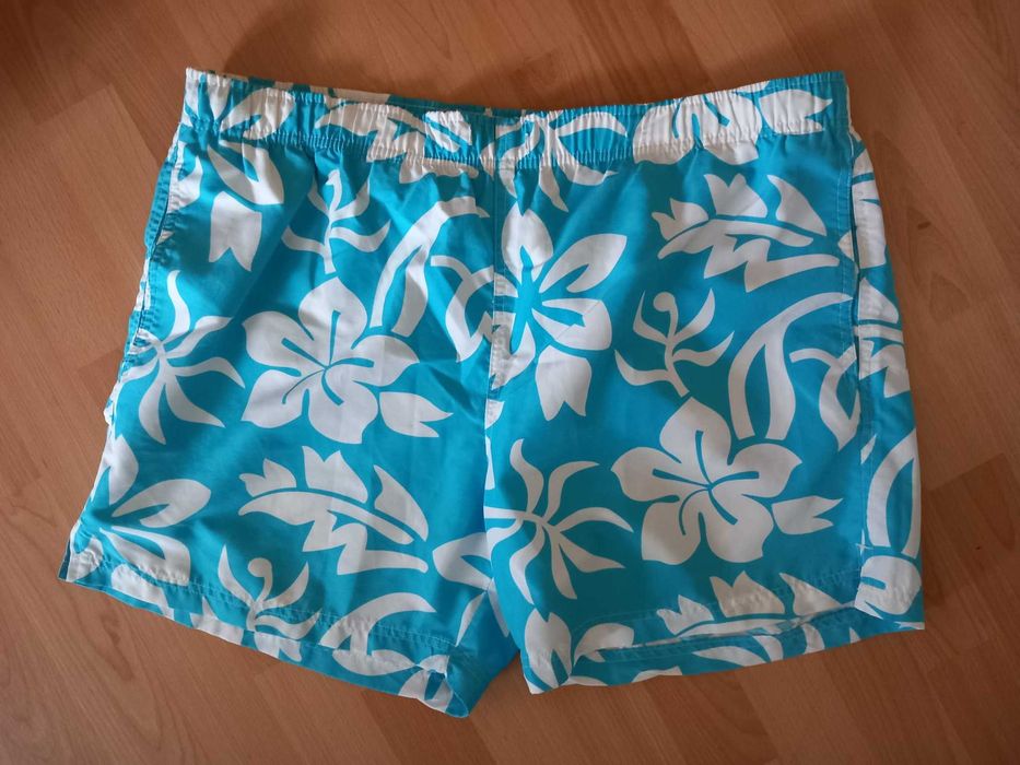 Pantaloni scurti barbati de baie  marime L si XL  diferite modele